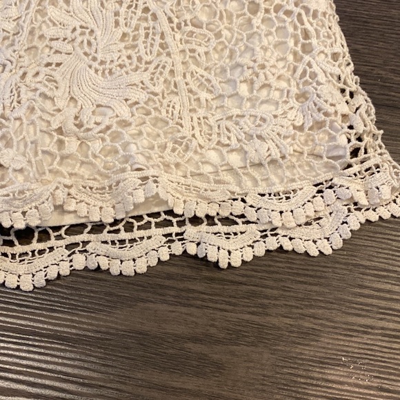 Mossimo Supply Co. lined crochet shorts. Size M. Cream color. - Picture 5 of 10